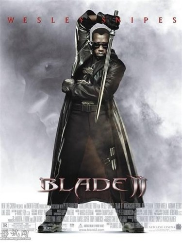 Nagyon hasonlít a blade ( bléd ) = penge, kardlap szóra